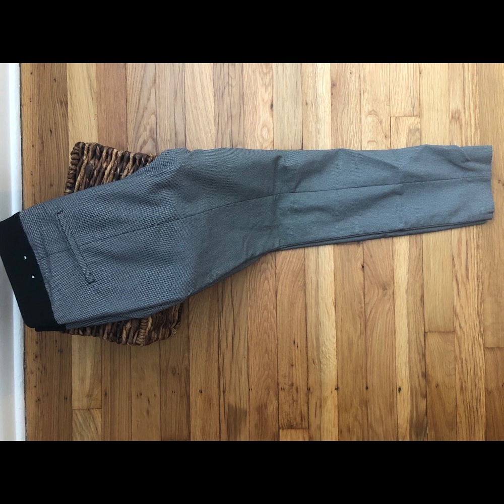 Express columnist pant. Size 2 (low rise, ankle)